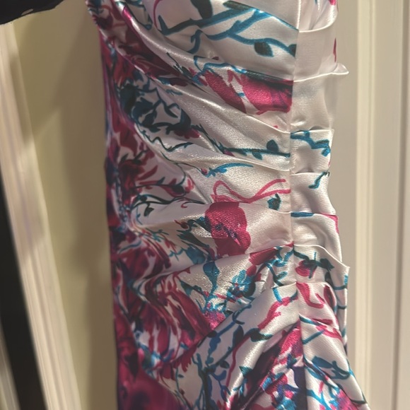 Stunning Cache Satin Floral Gown strapless with asymmetric lines train pink teal - Picture 8 of 11